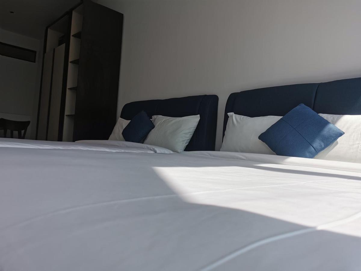 Scarletz Suites Klcc By De Harlequins Guesthouse Kuala Lumpur Exterior photo