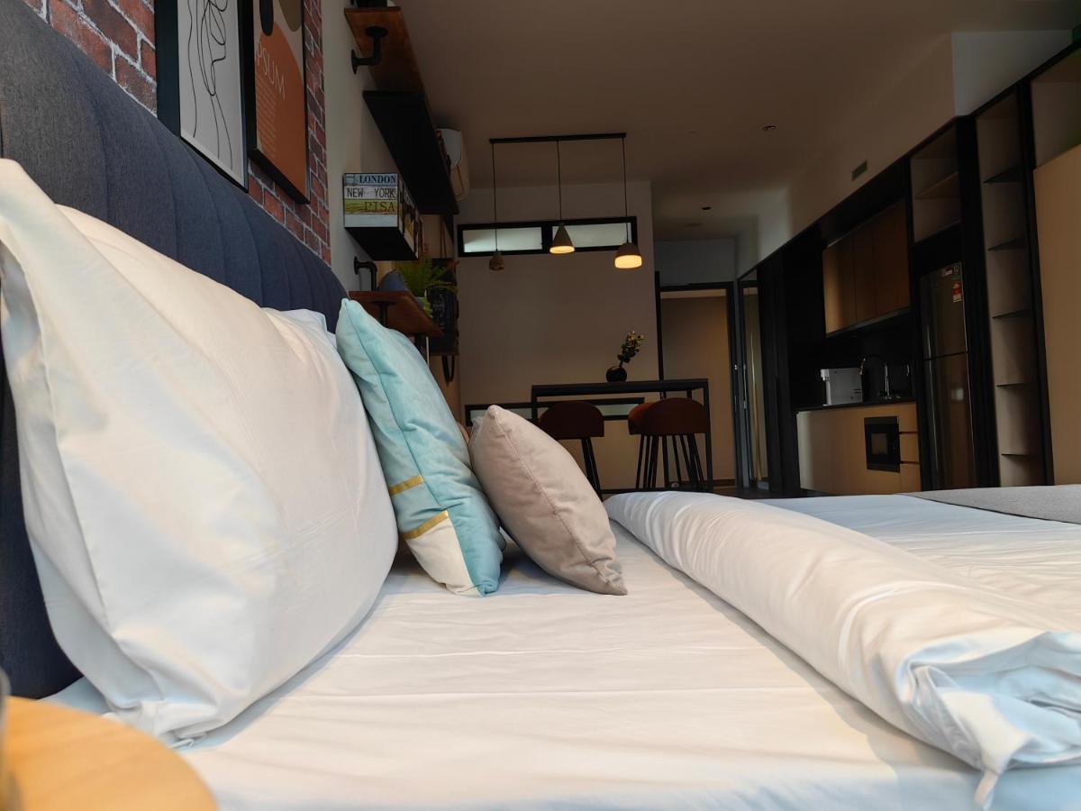 Scarletz Suites Klcc By De Harlequins Guesthouse Kuala Lumpur Exterior photo
